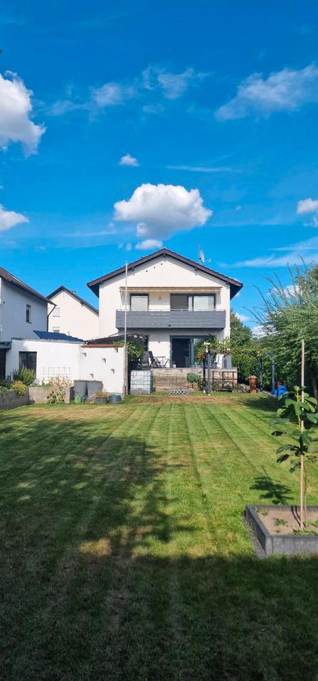 Zweifamilienhaus, 158 qm Wohnfläche, 734 qm Grund, provisionsfrei