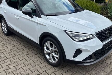 Seat Arona 9.500 km 22.380 &euro; Königstein 92281