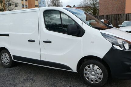 Opel Vivaro 96.000 km 9.850 &euro; Paderborn 33100