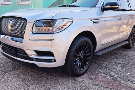 Lincoln Navigator 148.000 km 34.998 &euro; Velten 16727