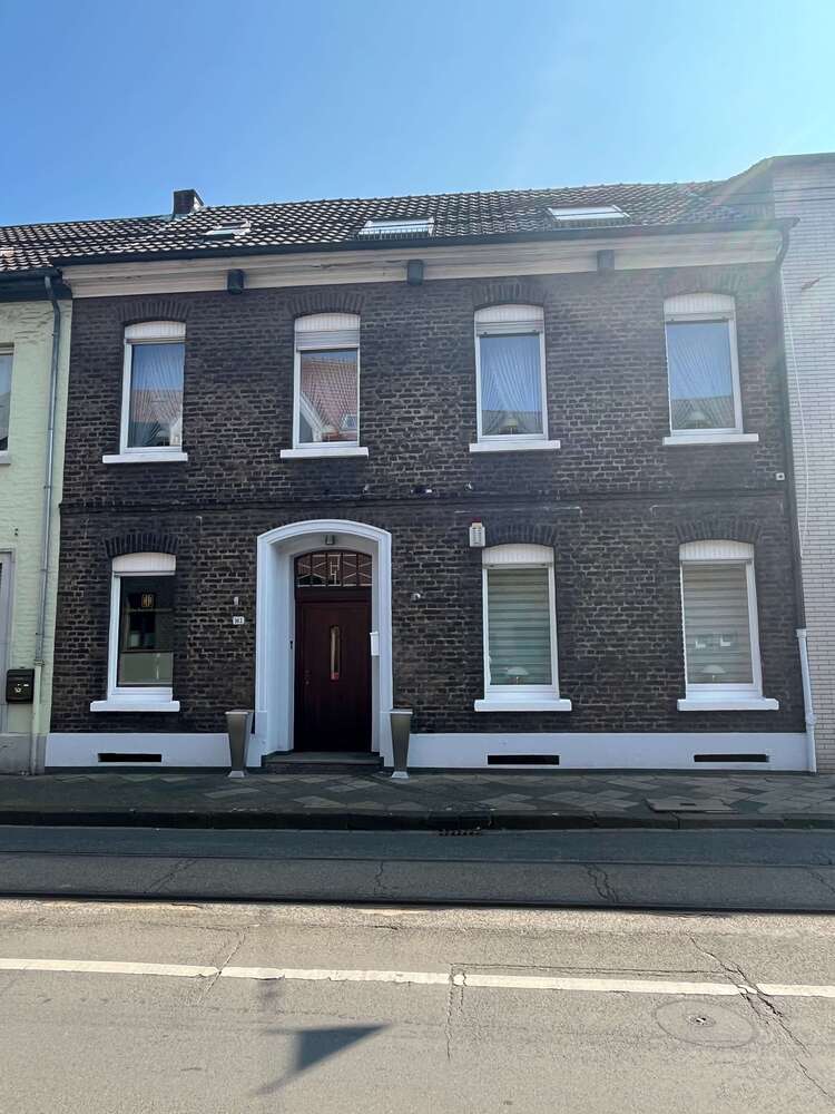 Haus zum Kaufen in Krefeld 449.000 € 220 m²
