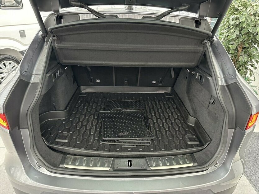 F-Pace 3,0 D AWD R-Sport +AHK+Panorama+Navi+Kamera