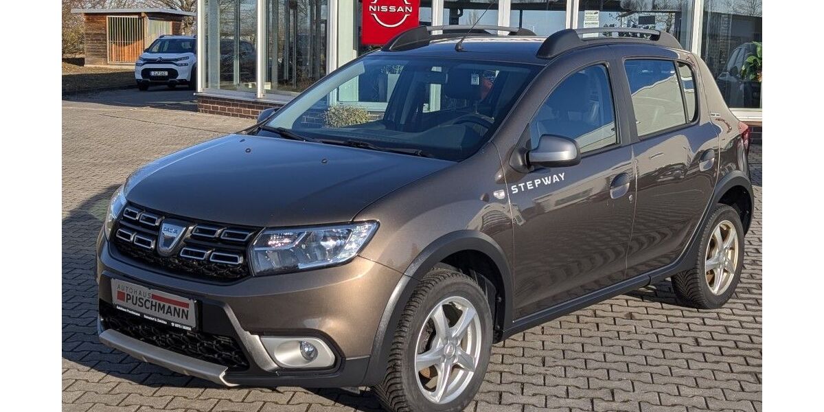Dacia Sandero 109.454 km 7.990 &euro; Reinsdorf 08141