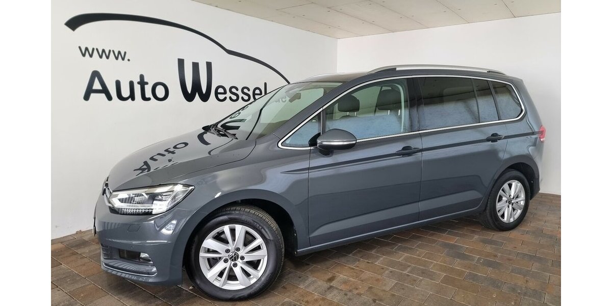 VW Touran Highline BMT LED ACC Nav Panorama 7-Sitze 37.700 km 27.850 &euro; Garrel 49681