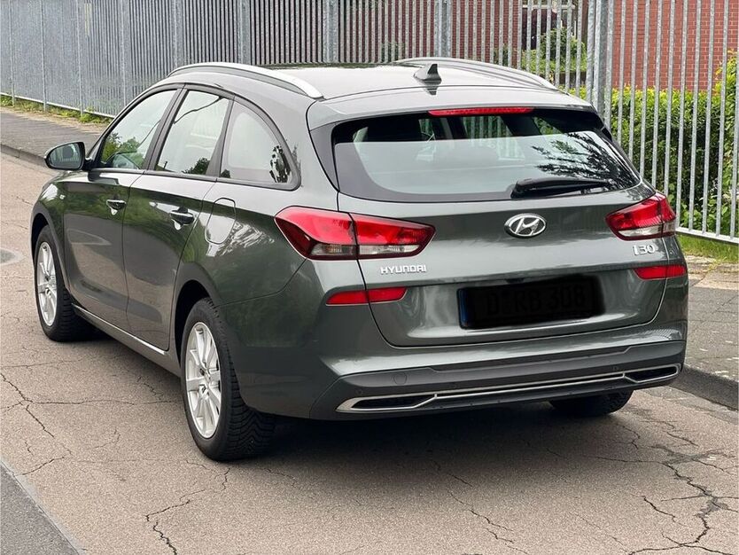 i30