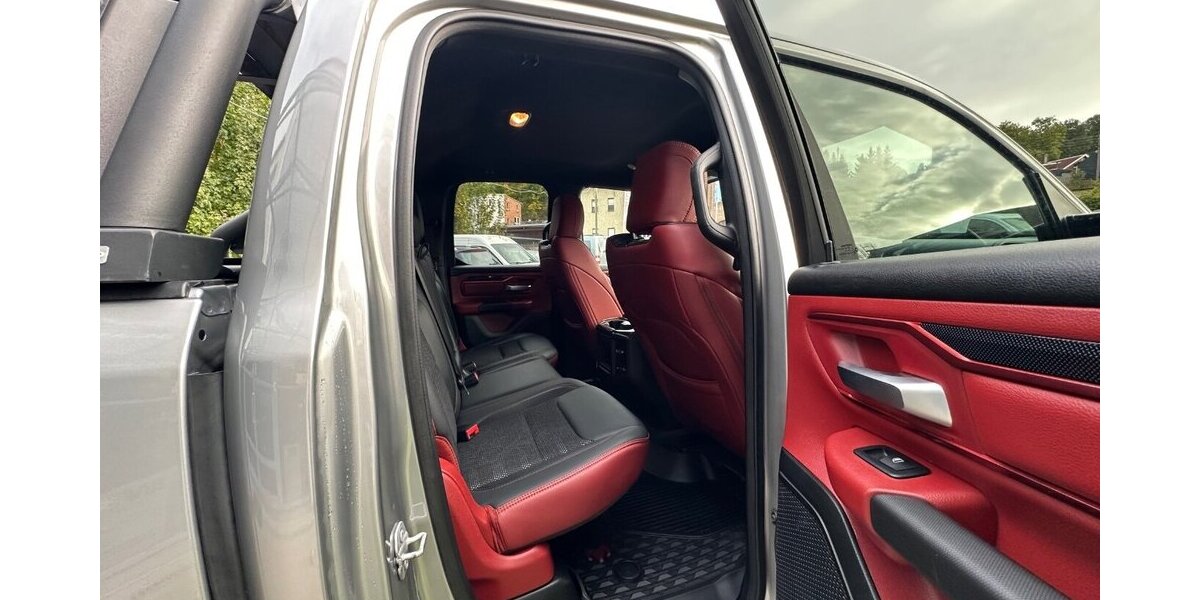 Dodge RAM 1500 5,7 HEMI REBEL ÜBERROLLBÜGEL ROLLO 94.000 km 37.999 € Rudolstadt 07407