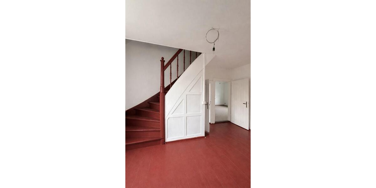Etagenwohnung Bitterfeld-Wolfen Bitterfeld - 4 Zimmer, 92 m&sup2;, 680&euro; | Angebot:26022930