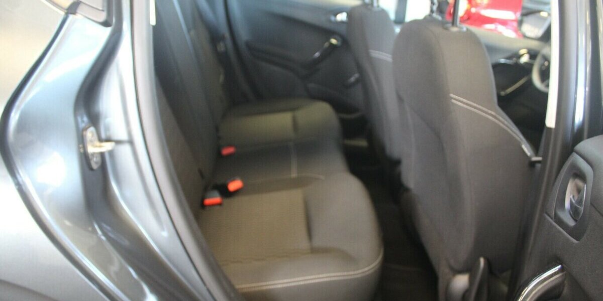 Peugeot 208 PureTech 82 Style - Panorama - 88.339 km 7.980 &euro; Euskirchen 53881