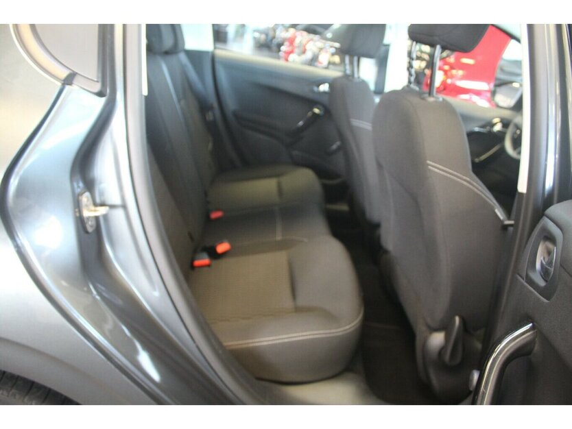 Peugeot 208 PureTech 82 Style - Panorama - 88.339 km 8.980 € Euskirchen 53881