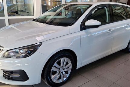 Peugeot 308 153.600 km 8.490 &euro; Memmingen 87700