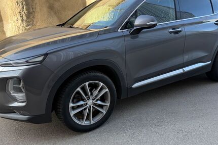 Hyundai SANTA FE 140.000 km 19.980 &euro; München 81829