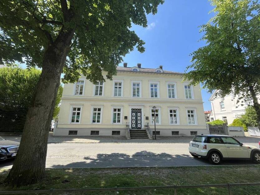 2-3-Zimmer-AltbauWohnung in Bestlage von Detmold