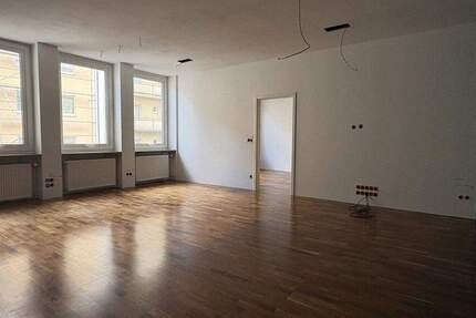 Provisionsfrei v. Eigentümer! Großzügiges Rückgebäude mit enormem Entwicklungspotenzial zimmer