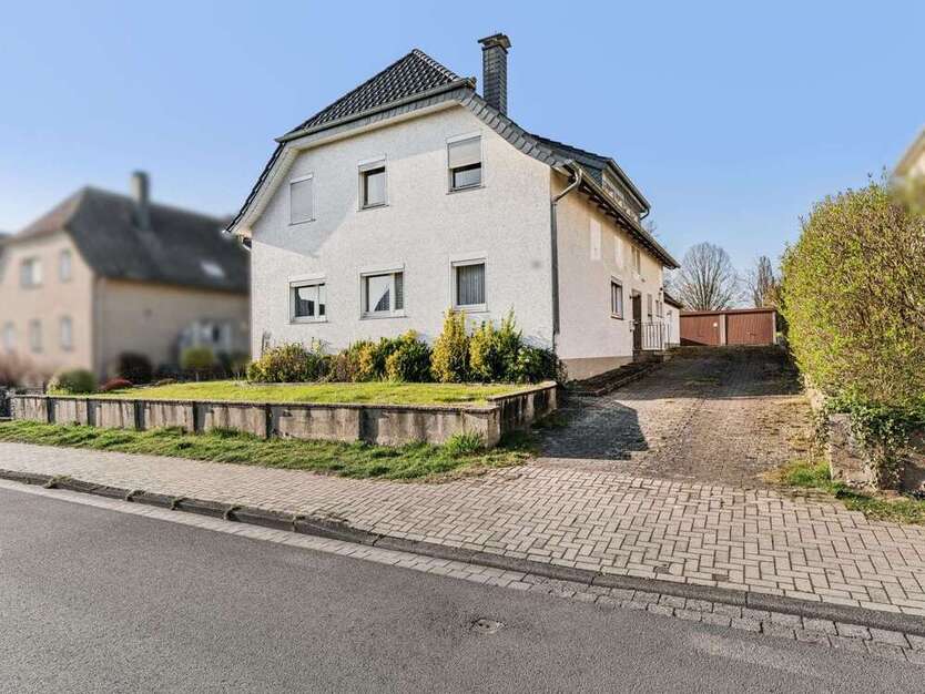 Haus zum Kaufen in Hiddenhausen 235.000 € 190 m²