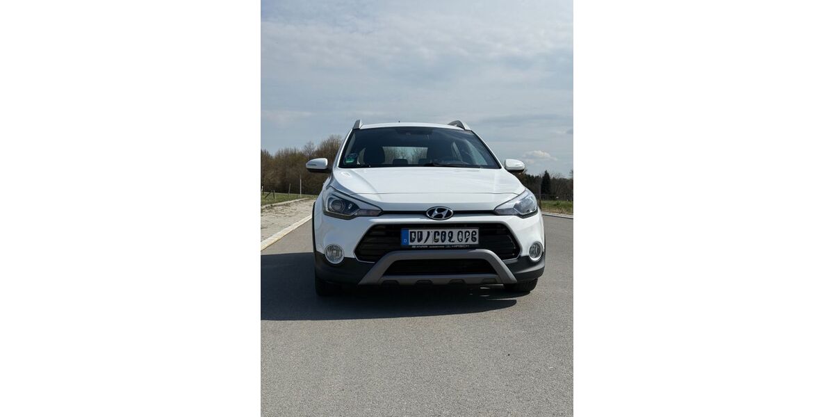 Hyundai i20 107.000 km 8.090 &euro; Marienberg 09496