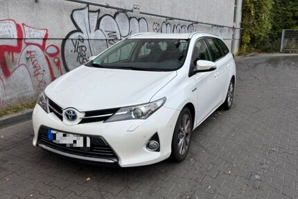 Toyota Auris 184.000 km 9.000 € Berlin 12049