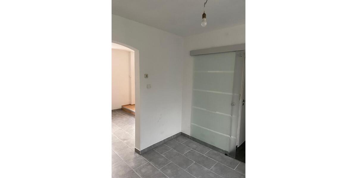 Schönes Wohnhaus mit Garten und Carport zur Miete 4 zimmer