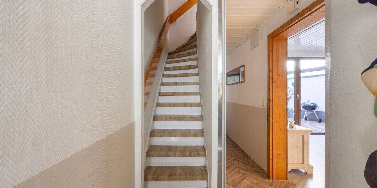 Reihenmittelhaus Krefeld Stadtmitte - 5 Zimmer, 132 m&sup2;, 295.000&euro; | Angebot:26798740