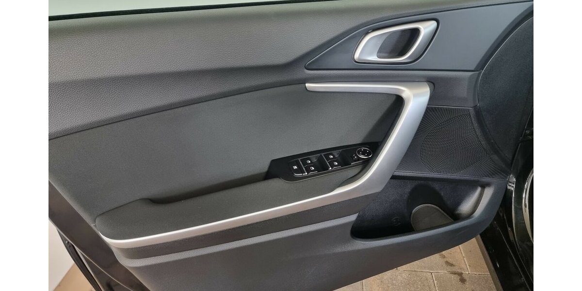 Kia cee´d Sportswagon ACC APP SHZ Spur Klima Kamera 52.400 km 17.850 &euro; Garrel 49681