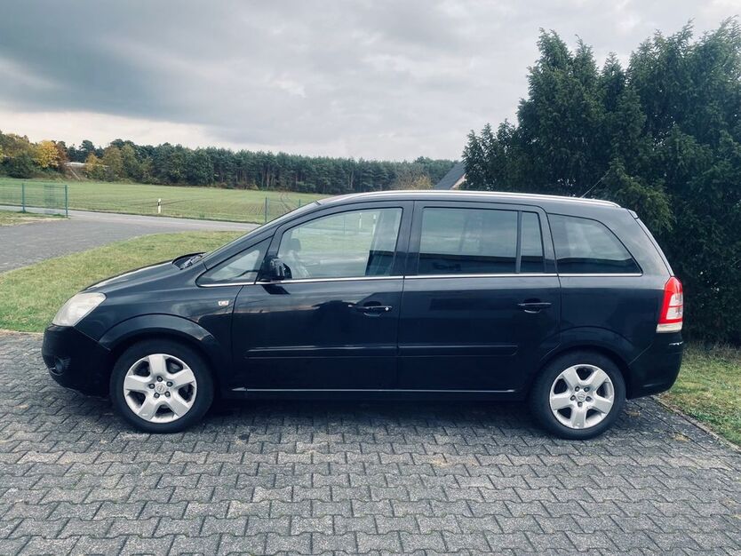 Opel Zafira 239.741 km 2.590 € Senne 33659