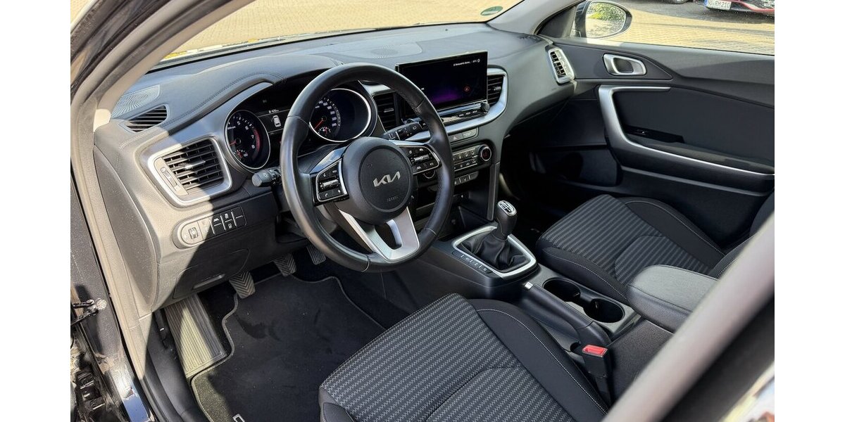 Kia cee´d Sportswagon Vision 1.5 T-GDI / SitzH 38.200 km 19.990 &euro; Donauwörth 86609