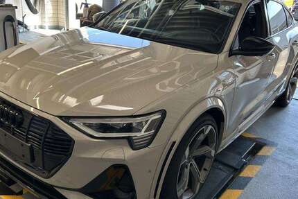 Audi e-tron 63.101 km 45.950 € Hagen 58091