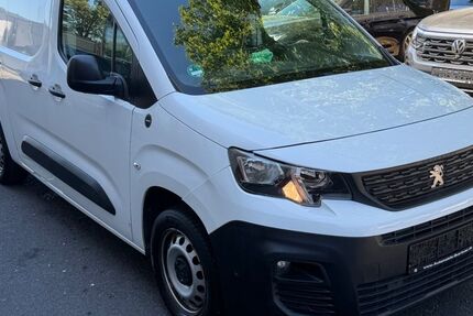 Peugeot Partner 112.000 km 12.999 &euro; Wiesbaden 65203