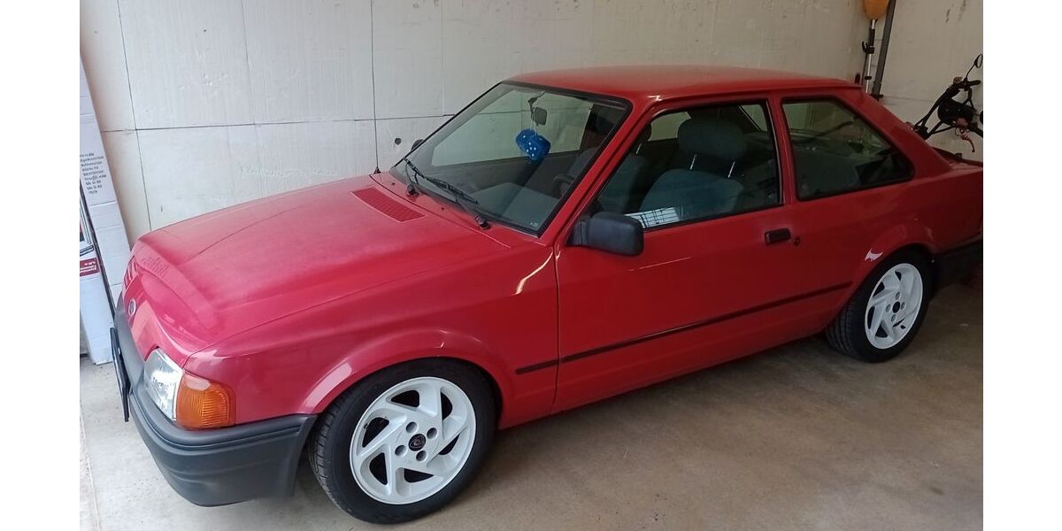 Ford Escort 93.000 km 6.690 &euro; Greifenstein / Hessen 35753