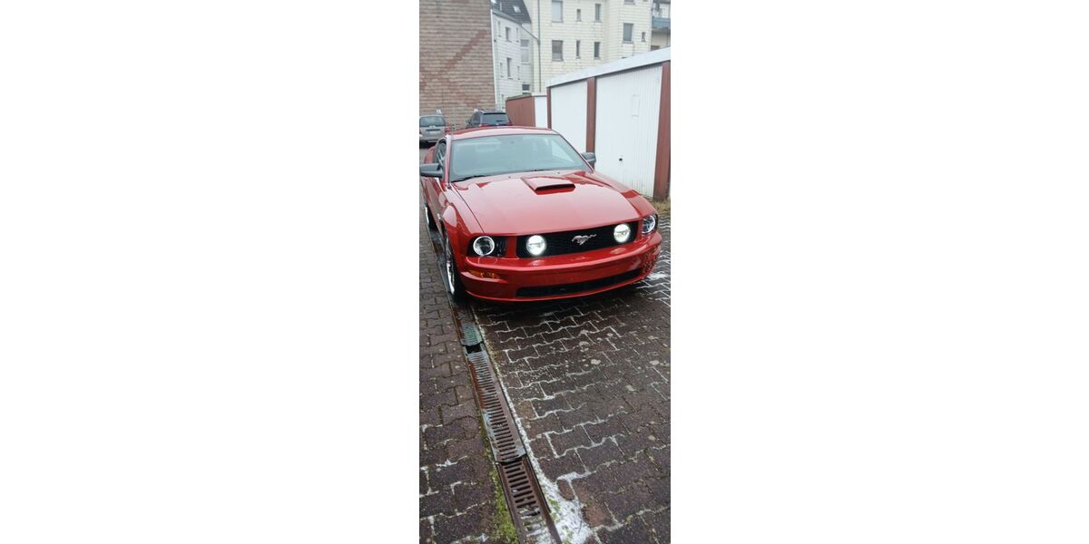 Ford Mustang 127.500 km 18.900 &euro; Gelsenkirchen 45884