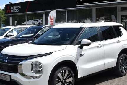 Mitsubishi Outlander 31.512 km 43.890 &euro; Cloppenburg 49661
