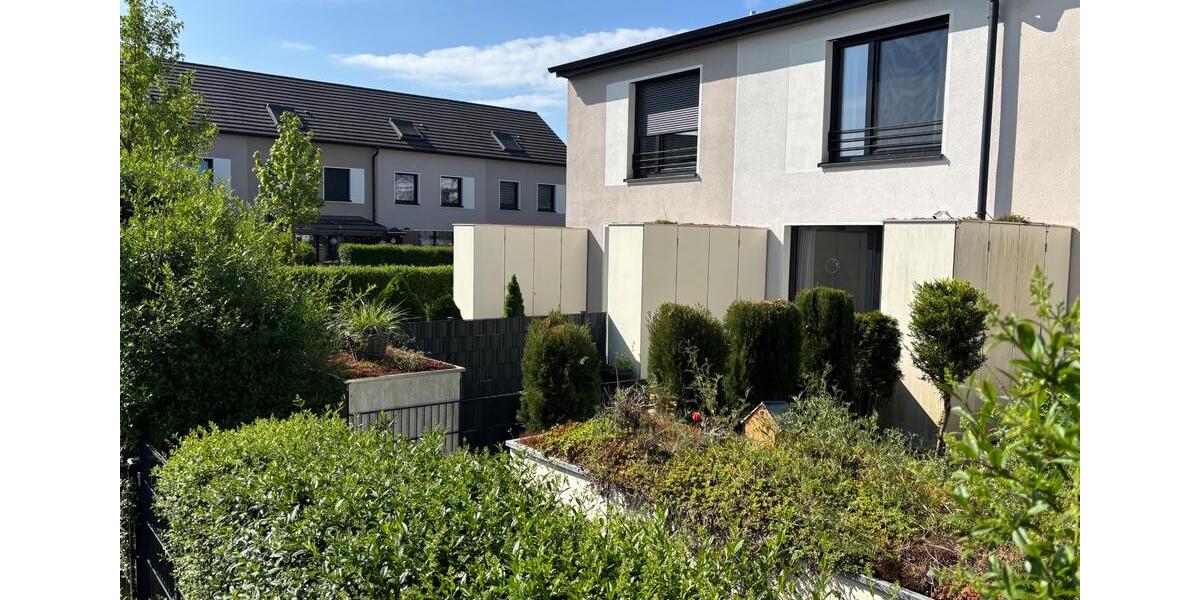 Reihenhaus Frankfurt am Main Ost - 3.5 Zimmer, 88 m&sup2;, 1.920&euro; | Angebot:26601588