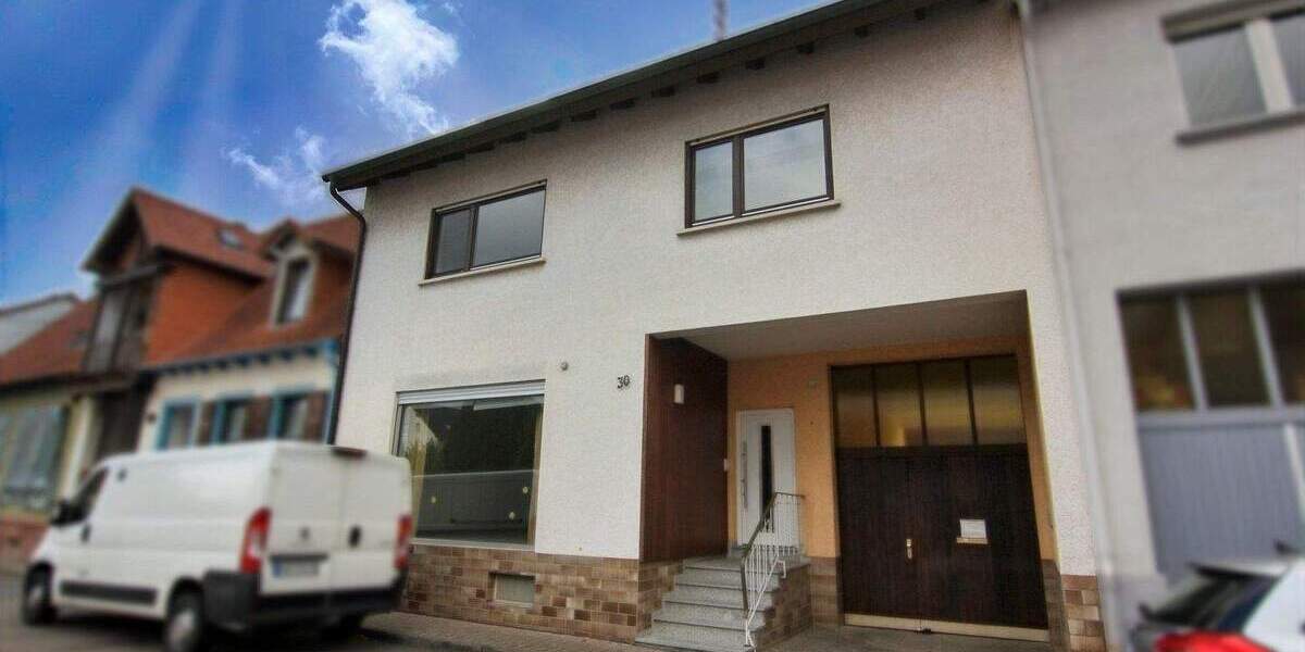 Mitten in Walldorf: Familienfreundliches Haus mit idyllischem Innenhof und Garten 8 zimmer