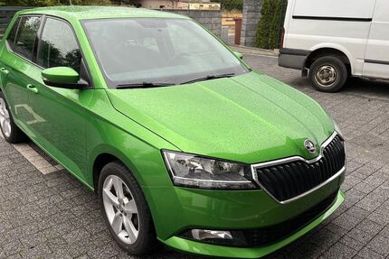 Skoda Fabia 94.500 km 9.999 &euro; Berlin 12277