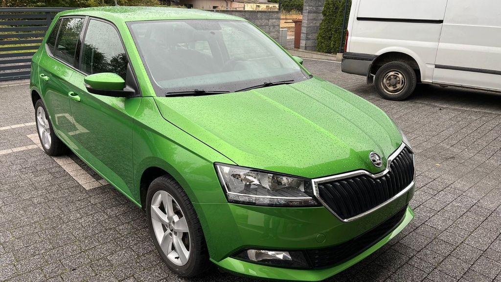 Skoda Fabia 94.500 km 9.999 &euro; Berlin 12277
