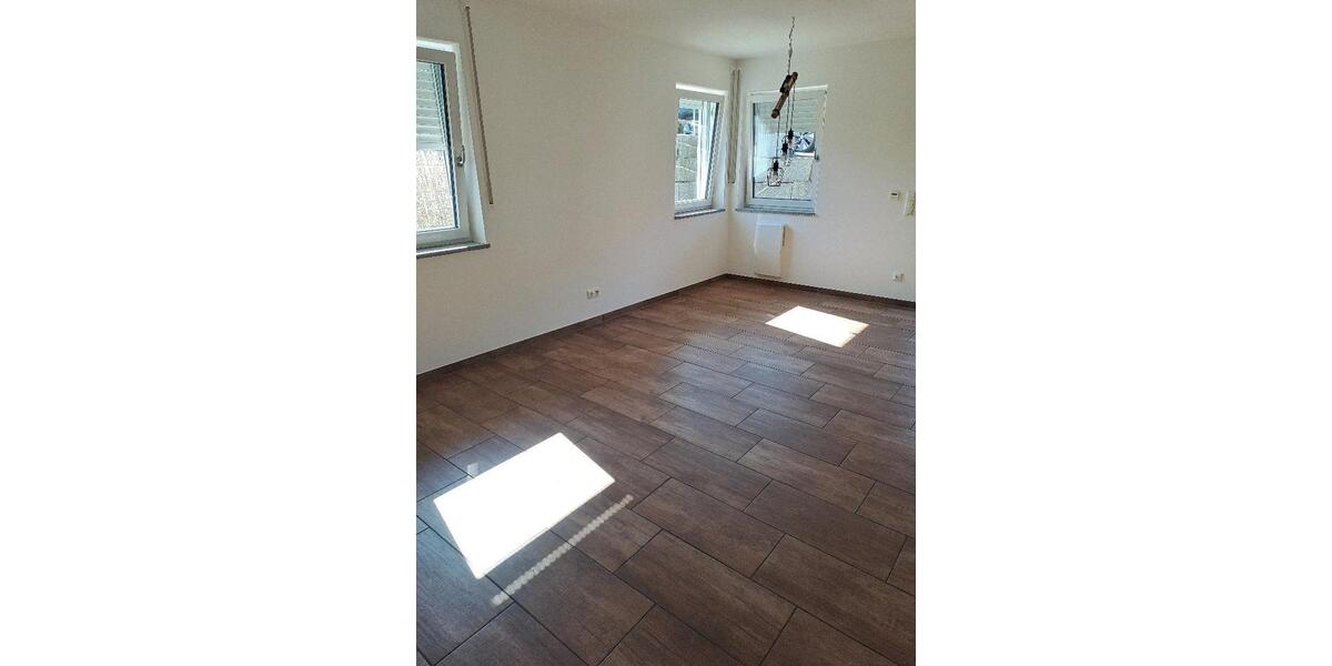 Etagenwohnung Pfarrkirchen - 6.5 Zimmer, 142 m&sup2;, 1.200&euro; | Angebot:26394253