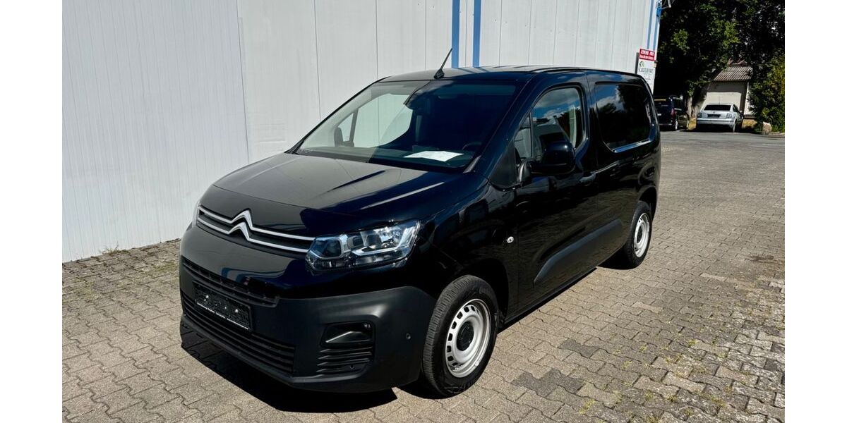 Citroen Berlingo 49.000 km 15.999 € Bad Salzuflen 32107