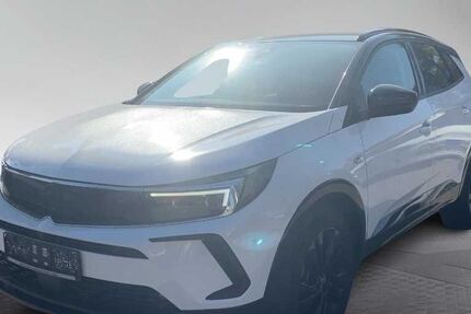 Opel Grandland (X) 32.000 km 24.790 € München 81249