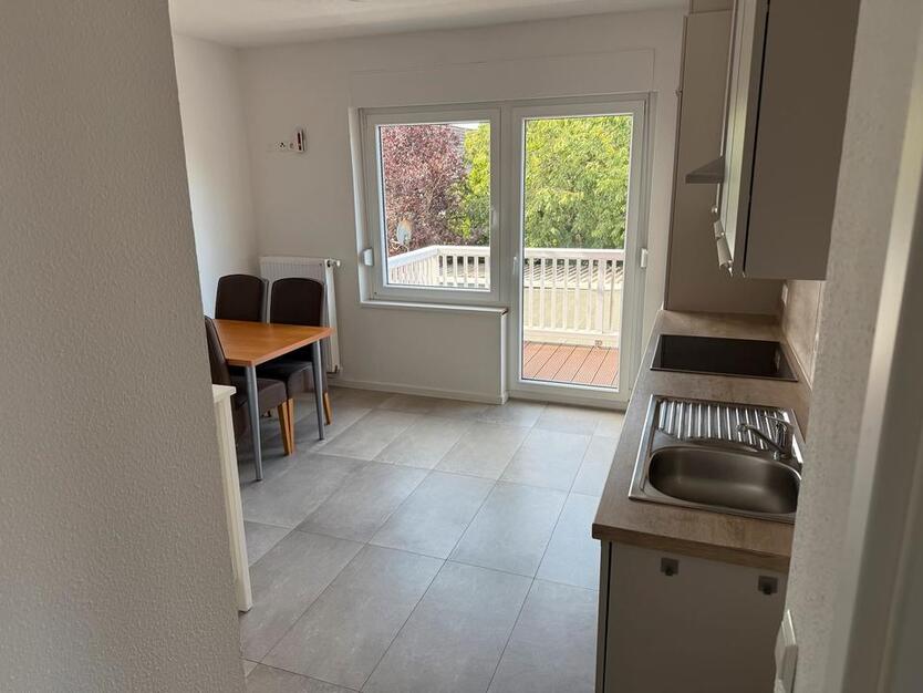 Lingen-Laxten: 4-Zimmer-Wohnung frei, 1. OG, möbliert