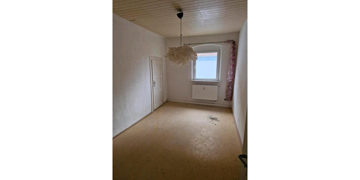 Etagenwohnung Hallstadt - 4 Zimmer, 130 m&sup2;, 1.200&euro; | Angebot:26236118