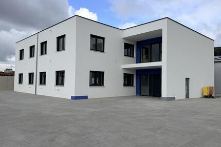 Jetzt noch mitgestalten! Teilbare Erdgeschoss BüroPraxis Ebene mit Parkflächen in Mühlhausen zimmer