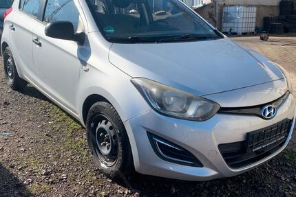 Hyundai i20 135.000 km 2.799 &euro; Völklingen 66333