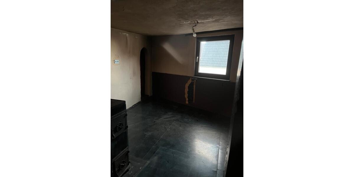 Einfamilienhaus Lauingen (Donau) - 4 Zimmer, 90 m&sup2;, 95.000&euro; | Angebot:25614692