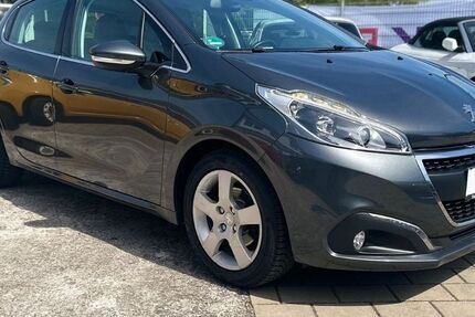 Peugeot 208 120.000 km 5.999 &euro; Ludwigshafen 67059