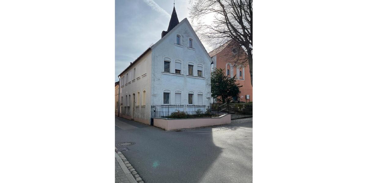 Mehrfamilienhaus, Wohnhaus Vohenstrauß - 10 Zimmer, 136 m&sup2;, 135.000&euro; | Angebot:26916559