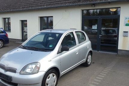 Toyota Yaris 375.500 km 1.585 &euro; Jaenschwalde 03197