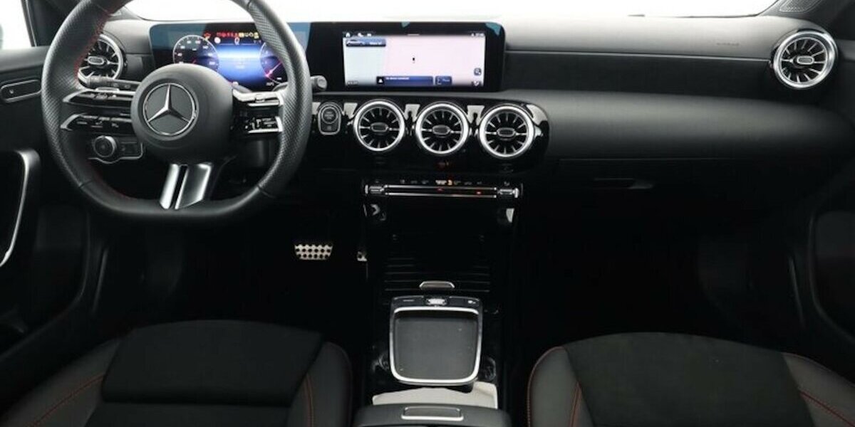 Mercedes-Benz A 200 AMG-Line *Panoramadach*R.-Kamera* 24.432 km 32.800 &euro; Kaiserslautern 67657