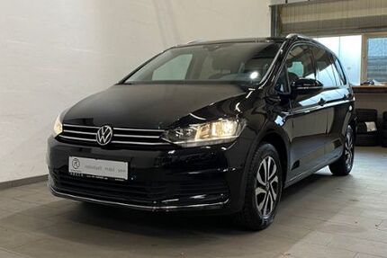 VW Touran 33.411 km 27.949 &euro; Oelsnitz/Erzgebirge 09376