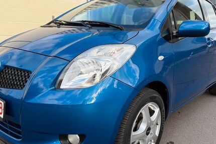 Toyota Yaris 131.057 km 3.990 &euro; Berlin 13055