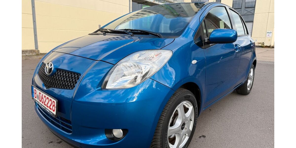 Toyota Yaris 131.057 km 3.990 &euro; Berlin 13055