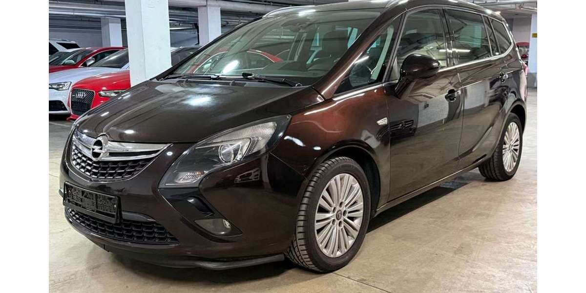 Opel Zafira 142.489 km 8.999 &euro; München 81675